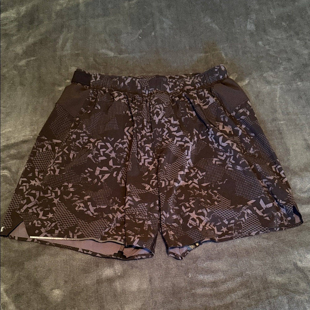 Barry’s bootcamp x lululemon athletica Patterned Shorts - Black